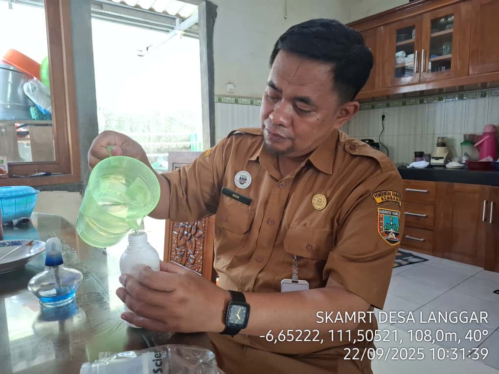 SURVEILANS KUALITAS AIR MINUM RUMAH TANGGA (SKAMRT) DIADAKAN DI 3 DESA KECAMATAN SLUKE